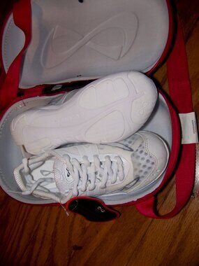 Nfinity Vengeances Cheerleading sneakers new NWT and Case! 3
